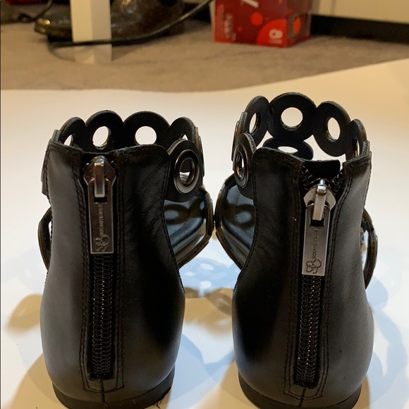 Sandals - Picture 3 of 4